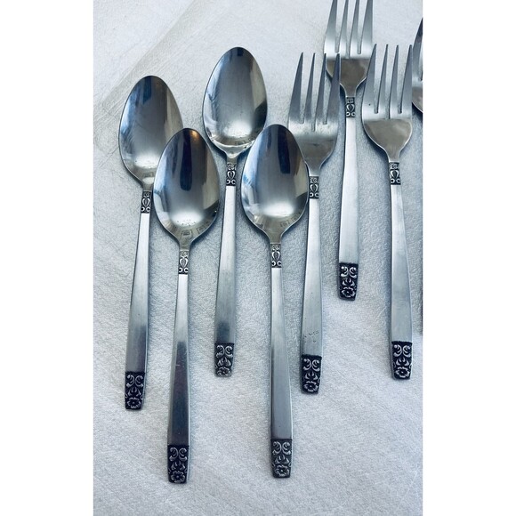Vtg Rogers Korea DANESMORE Stainless Flatware 12 Pieces Floral Rose Replacement - Picture 4 of 12